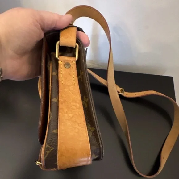 Louis Vuitton Monogram Canvas Crossbody with Tan Leather Trim - Picture 2 of 13